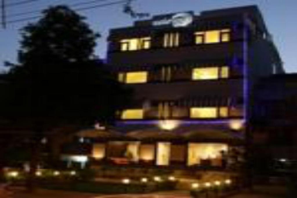 Fabhotel Aashraye New Delhi Exteriör bild